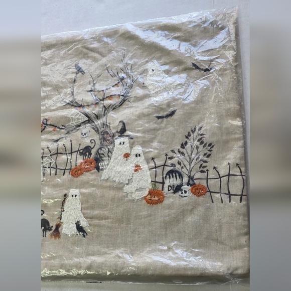 Pottery Barn Halloween - Picture 9 of 12